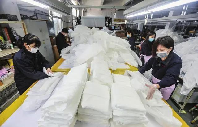 战&ldquo;疫&rdquo;进行时,政协委员在行动--历城区一服装厂6天&ldquo;转产&rdquo;防护服